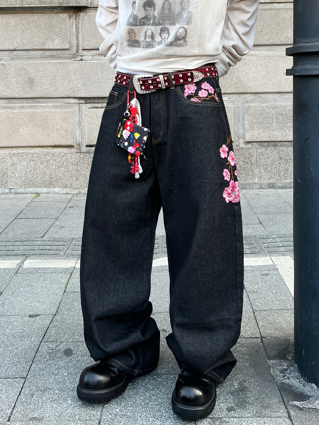 Jean ample en denim brodé de fleurs de prunier, style vintage américain | Mode urbaine, unisexe, noir, tissu non extensible, longueur standard, poches, toutes saisons