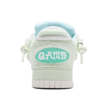Baskets unisexes à semelle épaisse et plate, élégantes et polyvalentes, parfaites pour les sports de plein air et le fitness. Conçues spécifiquement pour le skateboard, ces chaussures tendance conviennent aussi bien à la rue qu'aux activités extérieures.