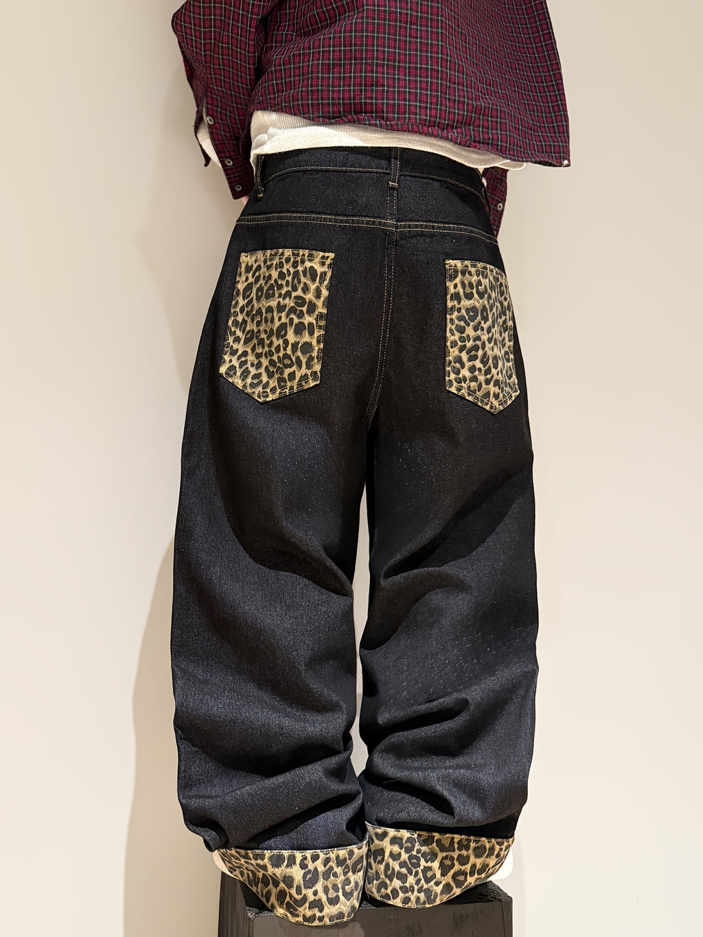 Pantalon en jean ample à revers imprimé léopard style rétro américain, pantalon streetwear noir tendance à jambes larges pour homme (ceinture et accessoires non inclus)