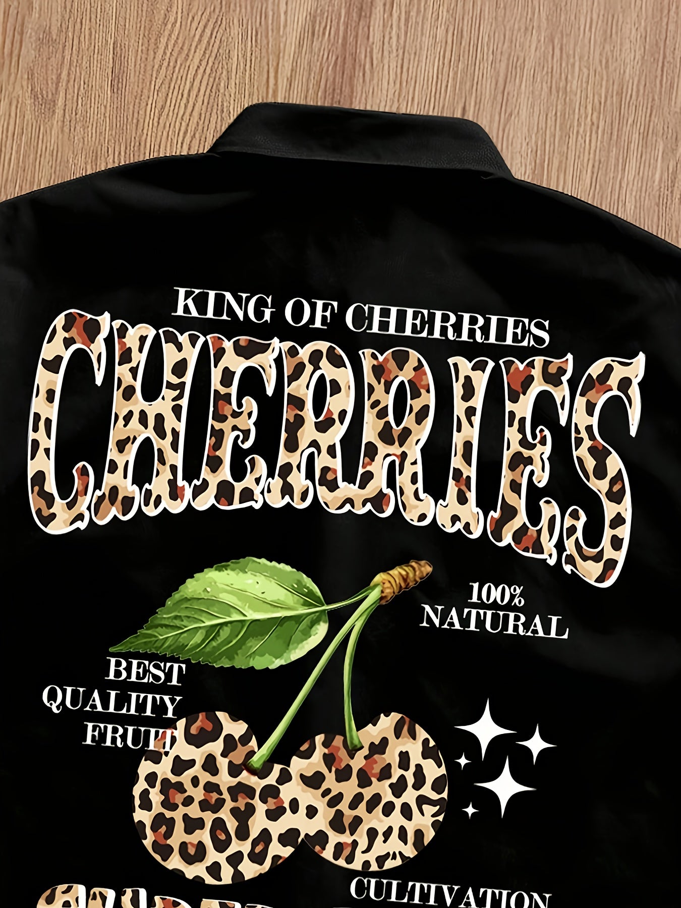 Chemise d'été décontractée à manches courtes pour homme avec motif de cerises et lettres au dos