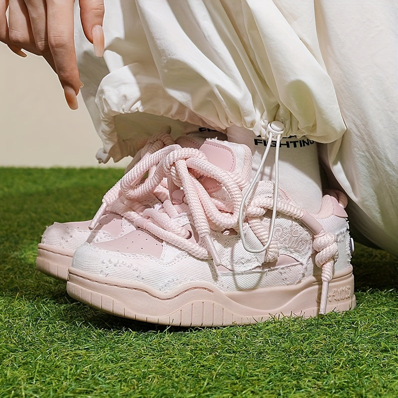 Baskets unisexes à semelle épaisse et plate, élégantes et polyvalentes, parfaites pour les sports de plein air et le fitness. Conçues spécifiquement pour le skateboard, ces chaussures tendance conviennent aussi bien à la rue qu'aux activités extérieures.
