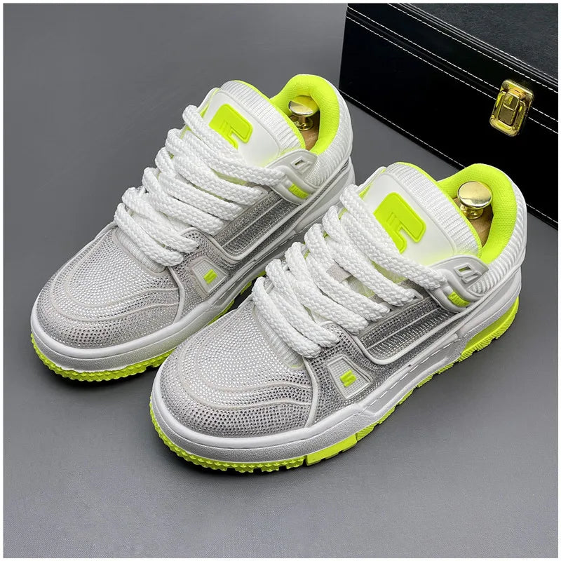 Chaussures de sport à strass tendance printemps pour hommes, baskets respirantes noires brillantes ornées de strass, idéales pour la marche et la marche.
