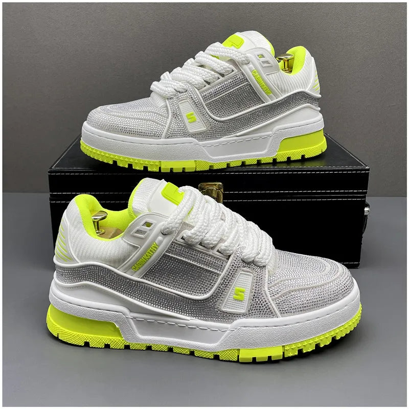 Chaussures de sport à strass tendance printemps pour hommes, baskets respirantes noires brillantes ornées de strass, idéales pour la marche et la marche.
