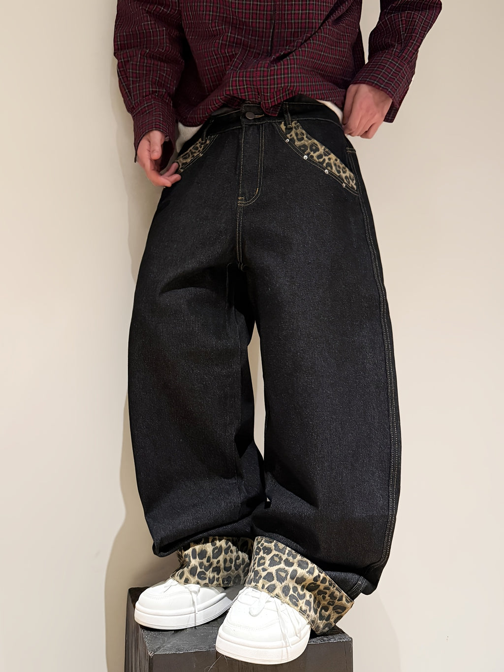 Pantalon en jean ample à revers imprimé léopard style rétro américain, pantalon streetwear noir tendance à jambes larges pour homme (ceinture et accessoires non inclus)