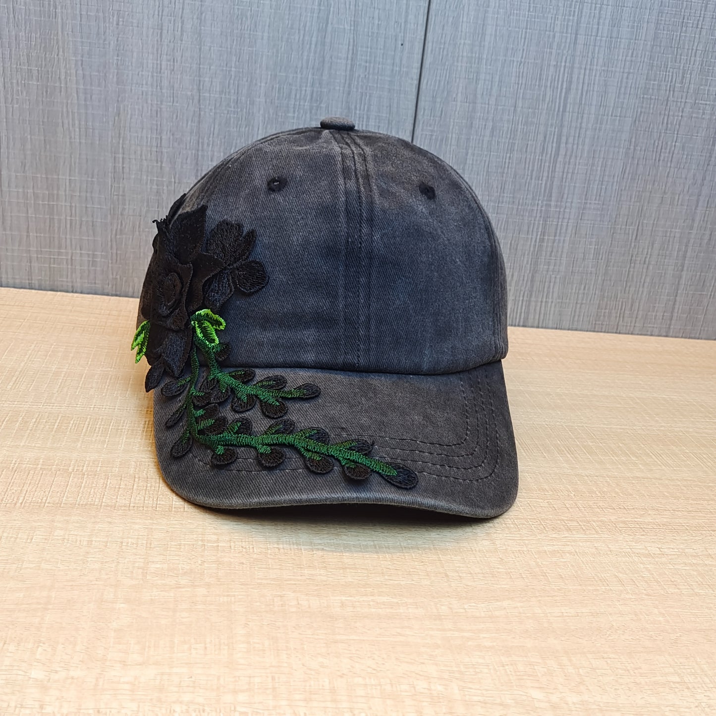 1 Vintage Embroidered Exaggerated Floral Baseball Cap, Ethnic Style Duckbill Cap, Fashionable and Versatile Sports Hat