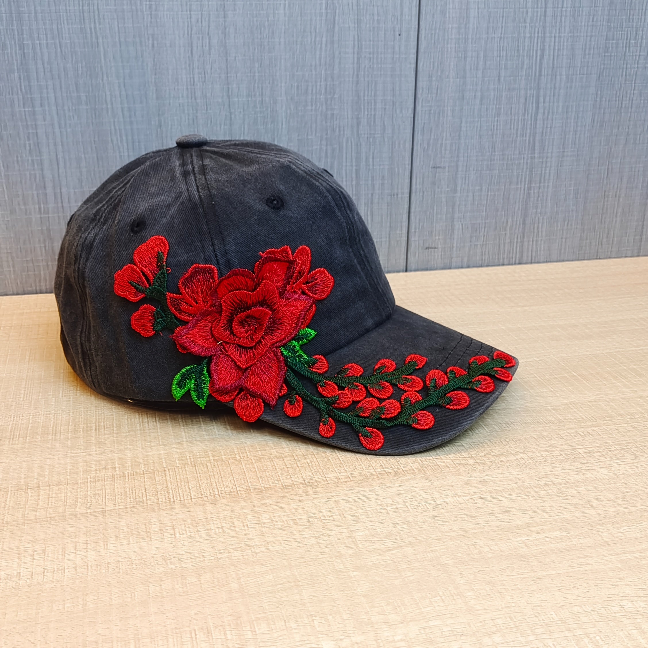 Casquette de baseball vintage brodée à motifs floraux exagérés, style ethnique, casquette bec de canard, chapeau de sport tendance et polyvalent