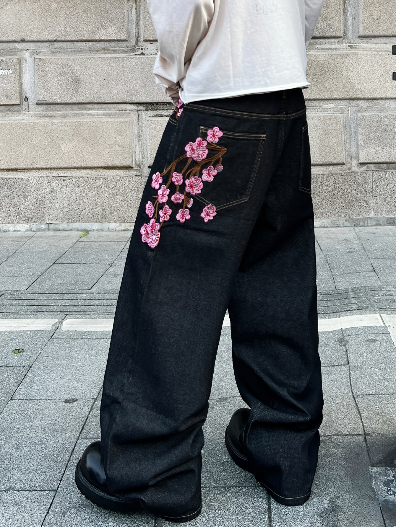 Jean ample en denim brodé de fleurs de prunier, style vintage américain | Mode urbaine, unisexe, noir, tissu non extensible, longueur standard, poches, toutes saisons