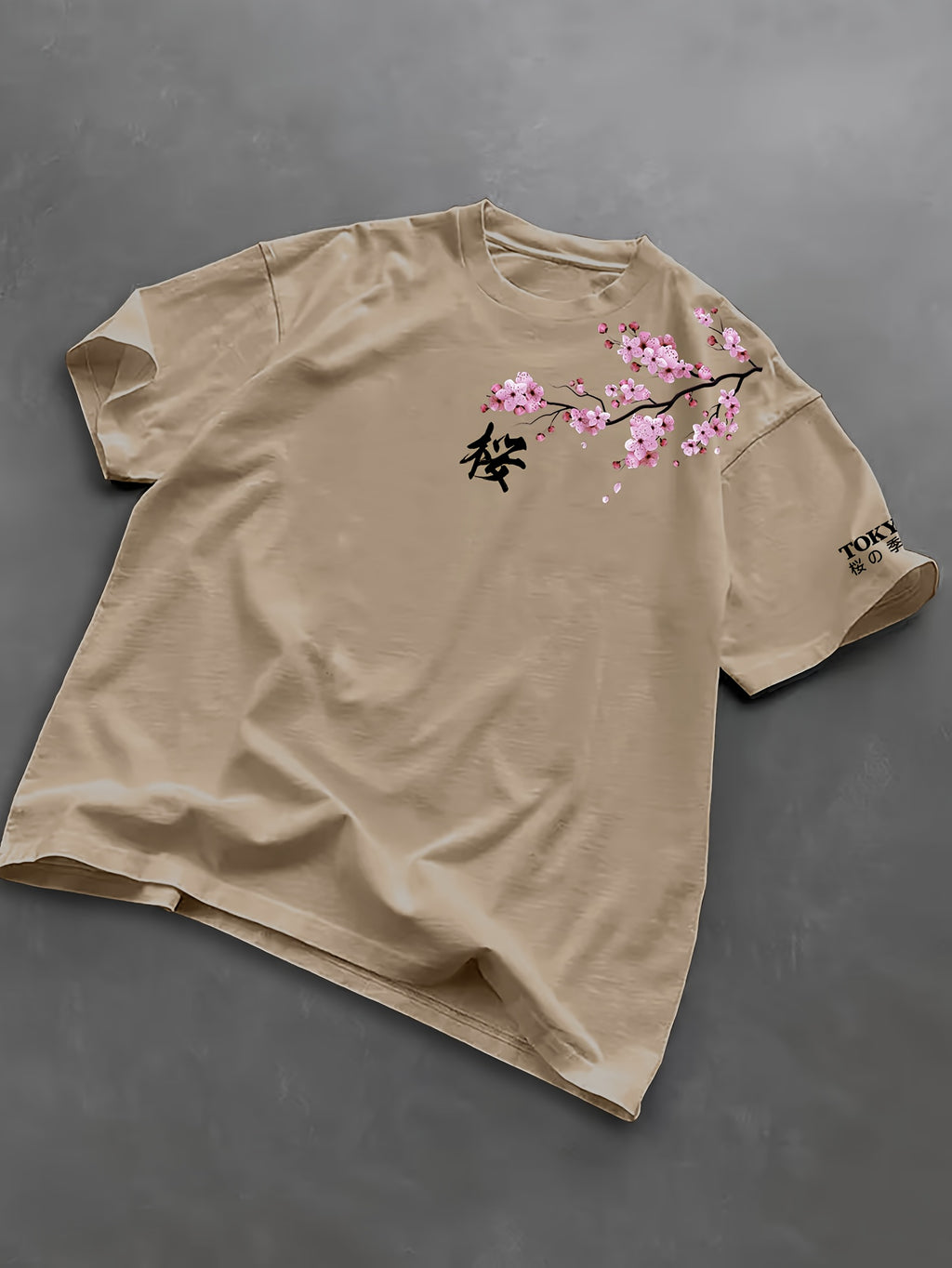 T-shirt à manches courtes pour homme, imprimé mode streetwear décontracté, motif fleurs de cerisier et éléments japonais. Haut confortable à col rond, idéal pour le printemps et l'été.