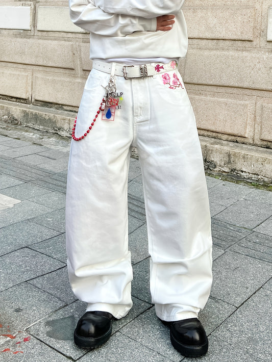 1 Pair of Men's White Loose-fit Denim Jeans, Featuring Artistic Plum Blossom Embroidery and a Workwear-inspired Relaxed Straight-leg Vintage Casual Trouser. Y2K Hip-hop American-style Fashion Denim Pants, Versatile Wide-leg A