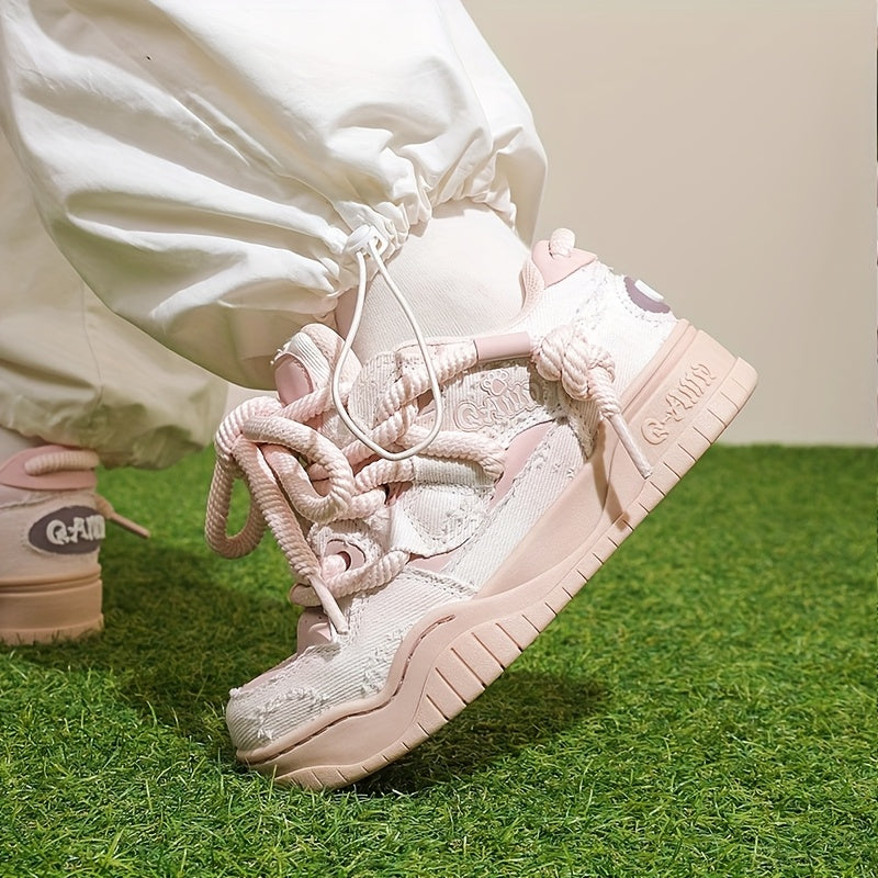 Baskets unisexes à semelle épaisse et plate, élégantes et polyvalentes, parfaites pour les sports de plein air et le fitness. Conçues spécifiquement pour le skateboard, ces chaussures tendance conviennent aussi bien à la rue qu'aux activités extérieures.