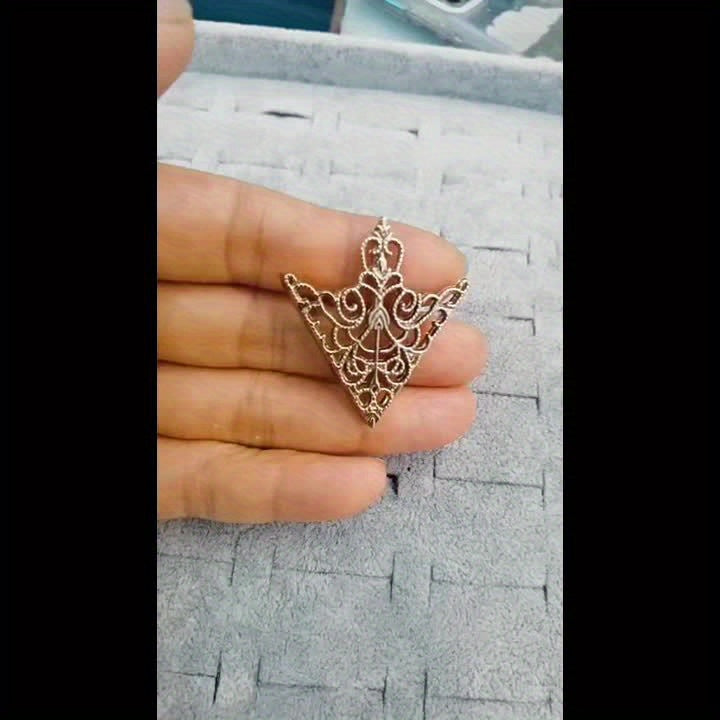 Lot de 2 pinces triangulaires rétro à motif ajouré, accessoires de mode raffinés pour costumes et chemises homme et femme