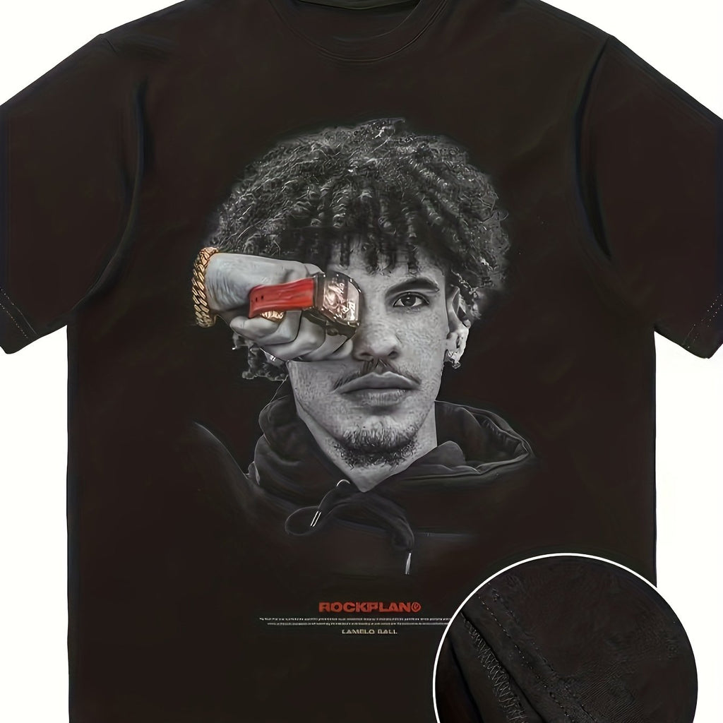 T-shirt décontracté à col rond pour homme, confectionné dans un tissu doux et confortable, avec des manches courtes. C'est le choix idéal pour offrir et parfait pour les sorties ou les voyages.